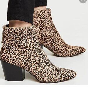 Dolce Vita Coltyn booties animal print 6 women